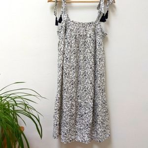 NWT Sleeveless smocked floral mini swing dress size L